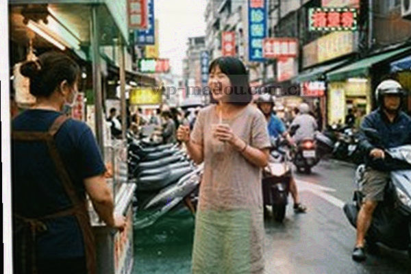 日韩专区抽象粉色视觉，光晕与帷幕质感